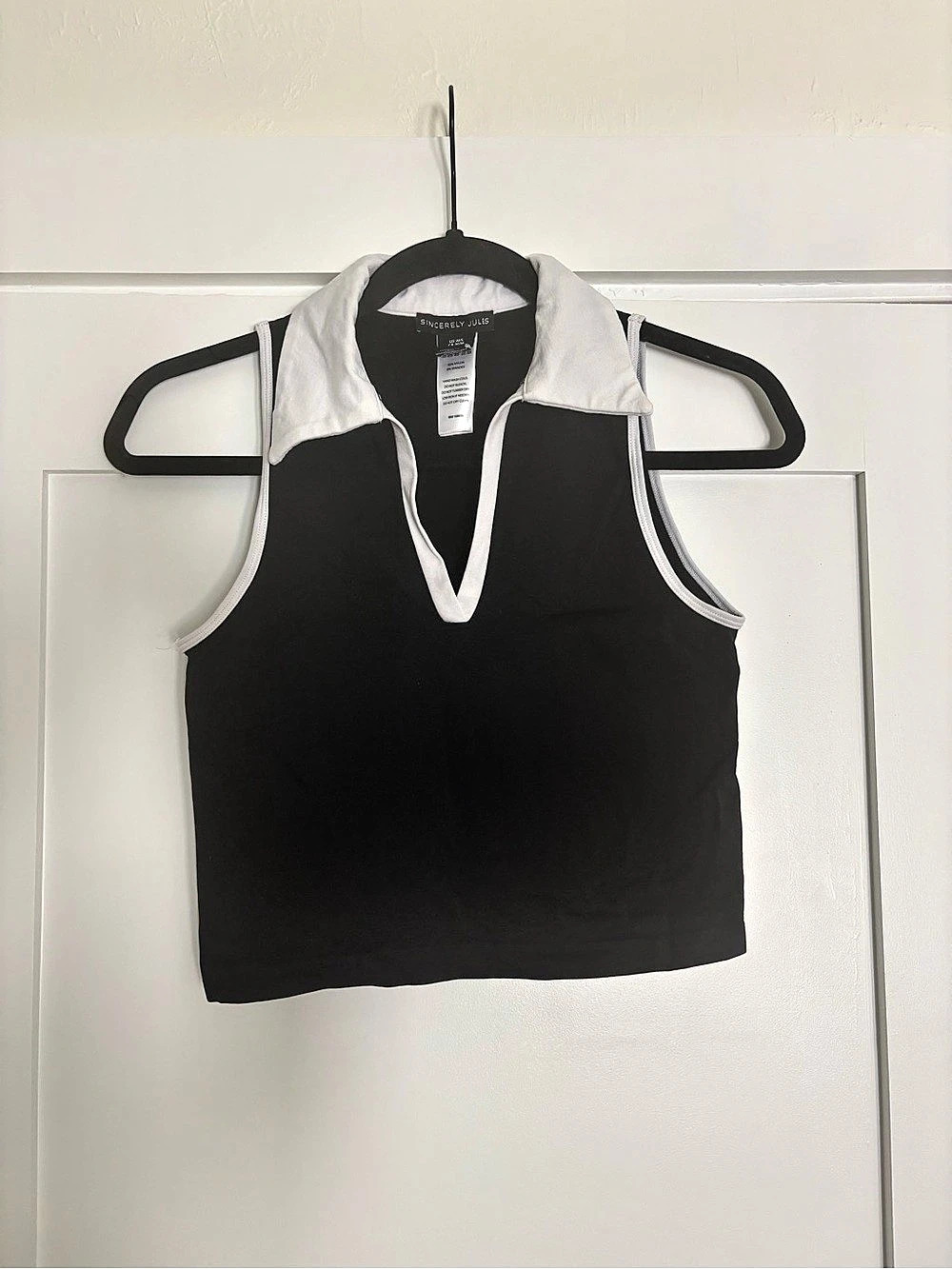 Sincerely Jules Color Block Sleeveless Top in Black & White Size M/L